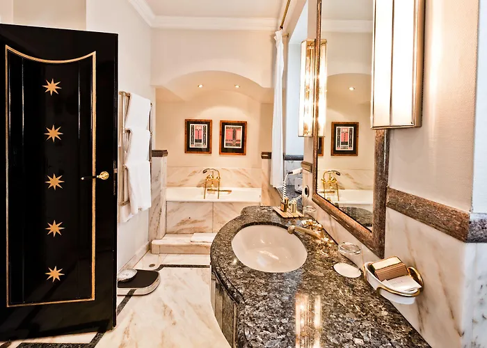 Hotel Kronenschloesschen 4*